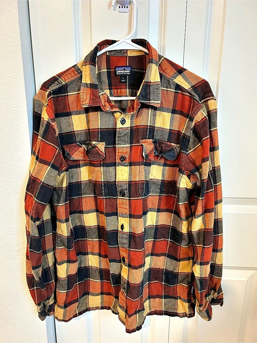 Patagonia Men's Long-Sleeved Fjord Flannel Shirt - Plots Burnished Red L